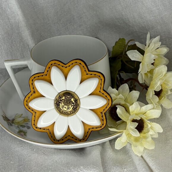 Vintage Juicy Couture Pin - Picture 1 of 1